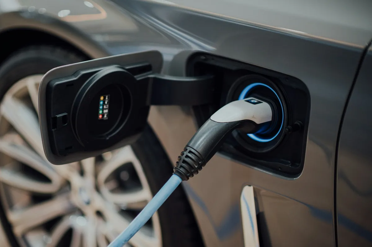 How Much Does It Cost to Charge an Electric Car?